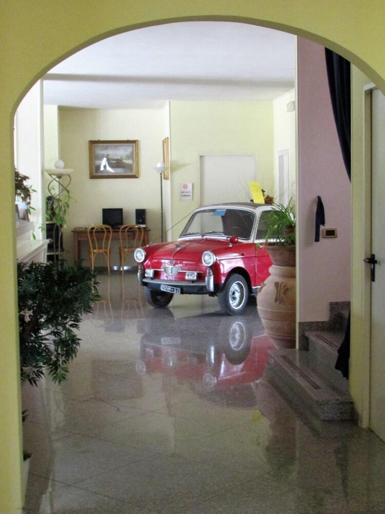 Il Grifo Hotel E Bisteccheria Toscana Montepulciano Stazione المظهر الخارجي الصورة