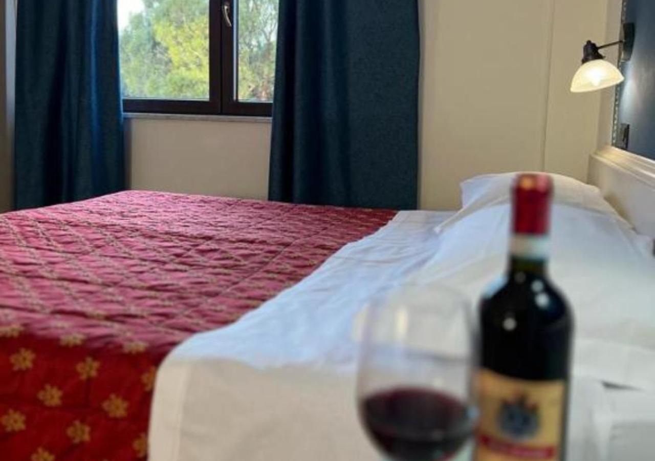 Il Grifo Hotel E Bisteccheria Toscana Montepulciano Stazione المظهر الخارجي الصورة