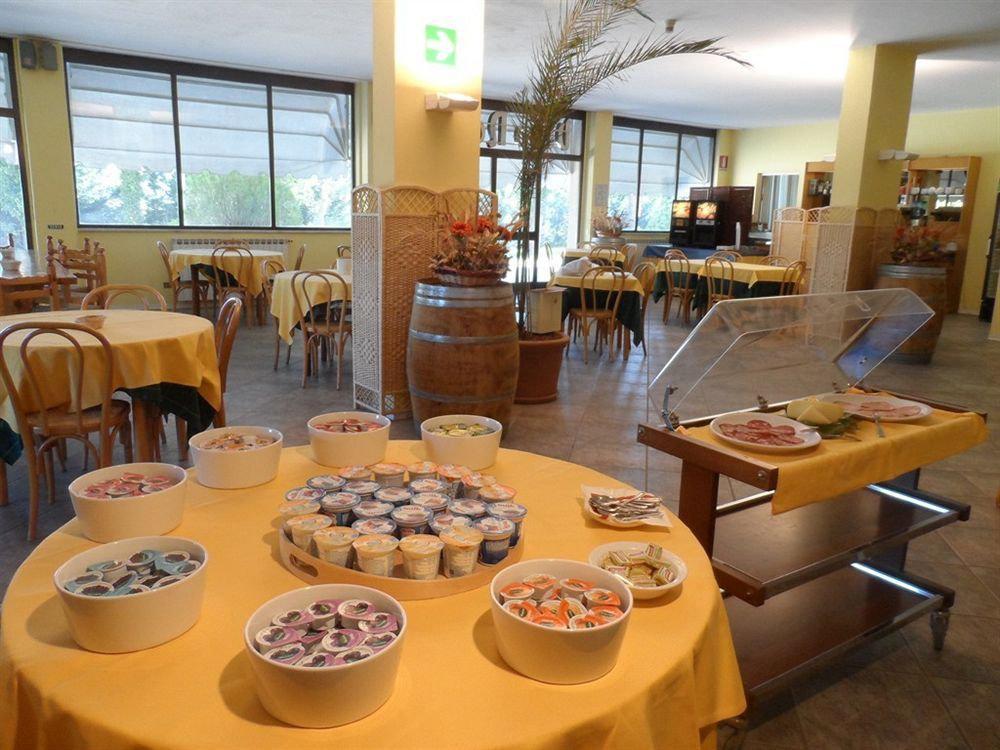 Il Grifo Hotel E Bisteccheria Toscana Montepulciano Stazione المظهر الخارجي الصورة