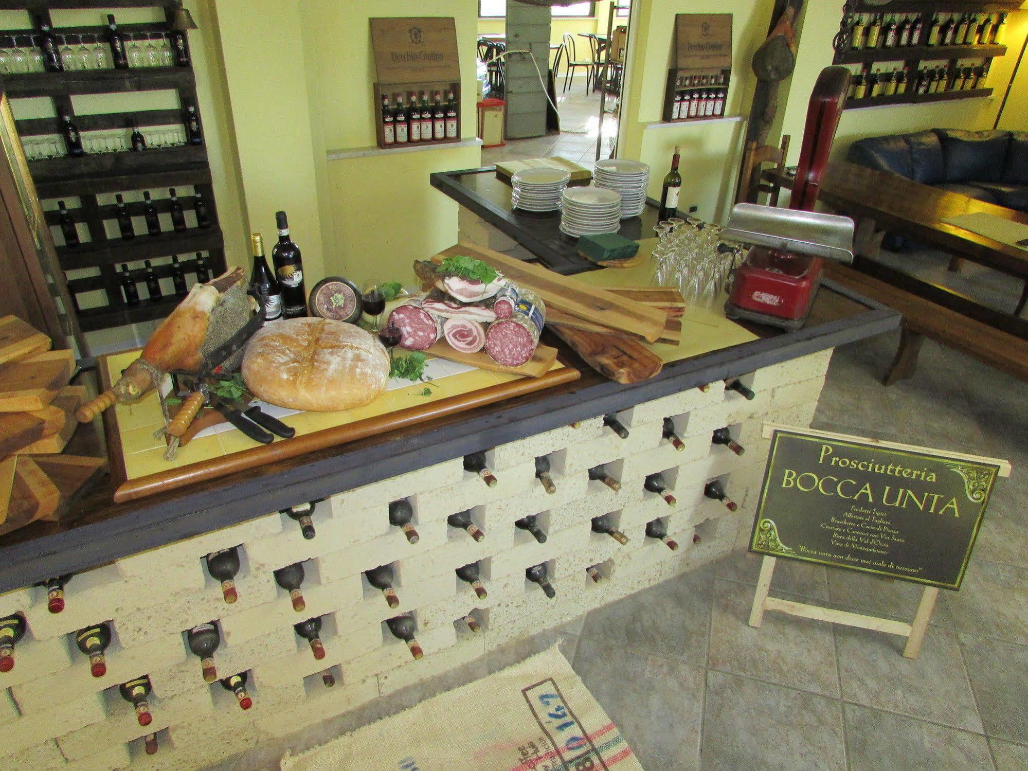 Il Grifo Hotel E Bisteccheria Toscana Montepulciano Stazione المظهر الخارجي الصورة